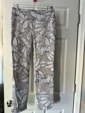 Soft Surroundings Women's Floral Leaf Print Pull-On Slim Leg Pants Size S